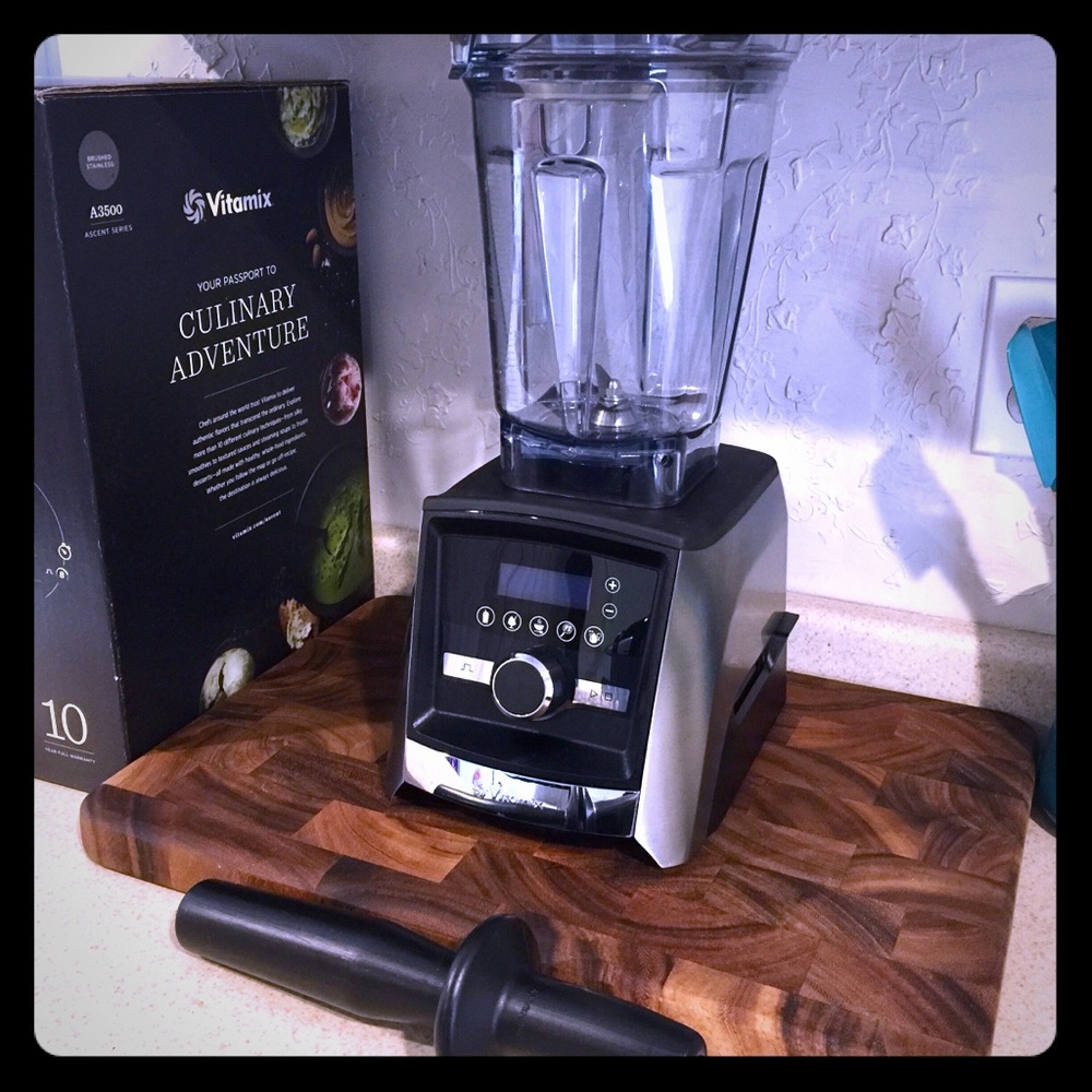 SOLD Vitamin A3500 Ascent Series Blender Brushed